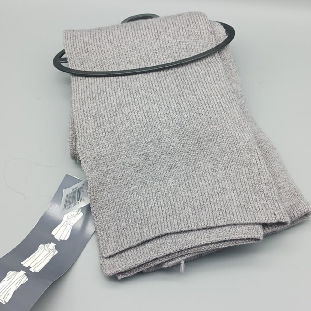 Westloop gray knit scarf NWT.